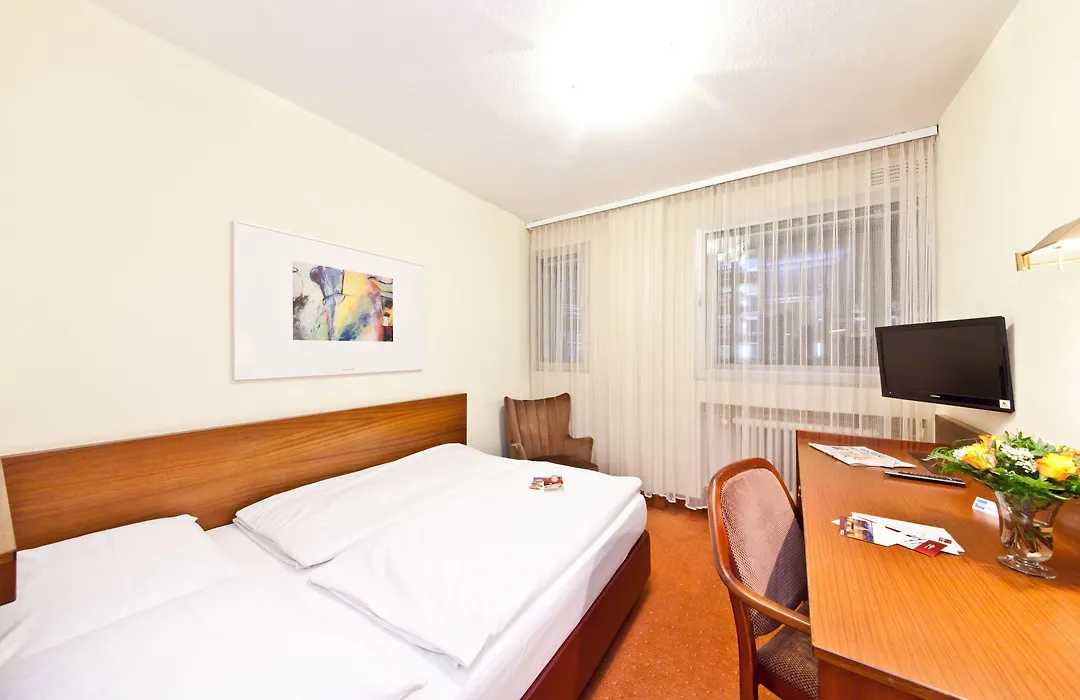 Hotel Rieker Stuttgart Hauptbahnhof-1